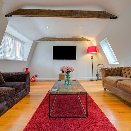 Spacious 2-Bed Home - Exposed Beams & Fast Internet Included Стамфорд Екстериор снимка
