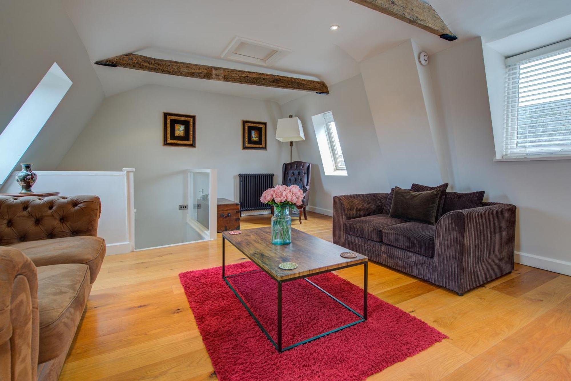 Spacious 2-Bed Home - Exposed Beams & Fast Internet Included Стамфорд Екстериор снимка